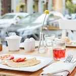 Отель Living Viktualienmarkt