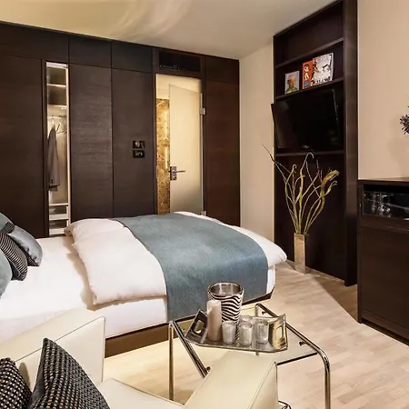 Hotel Living Viktualienmarkt 4*